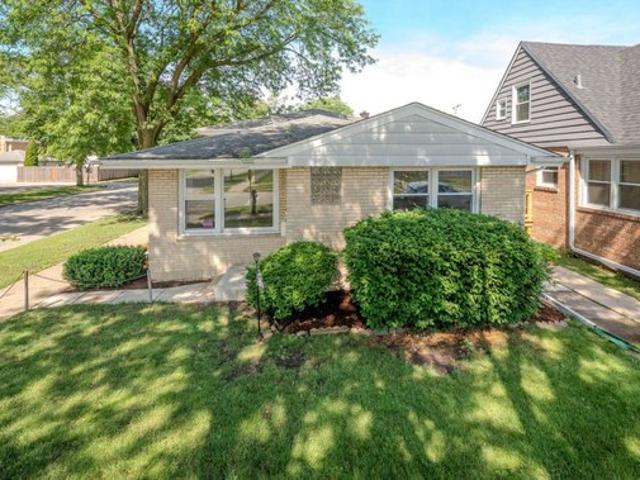 House for sale in Broadview, Illinois