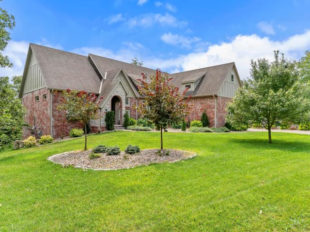 House for sale in Stone, Missouri