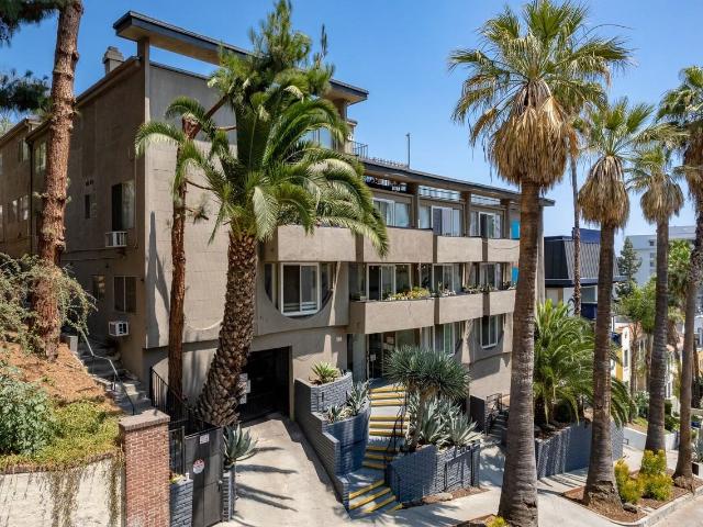 Apartment for rent in Yucca Corridor, Los Angeles