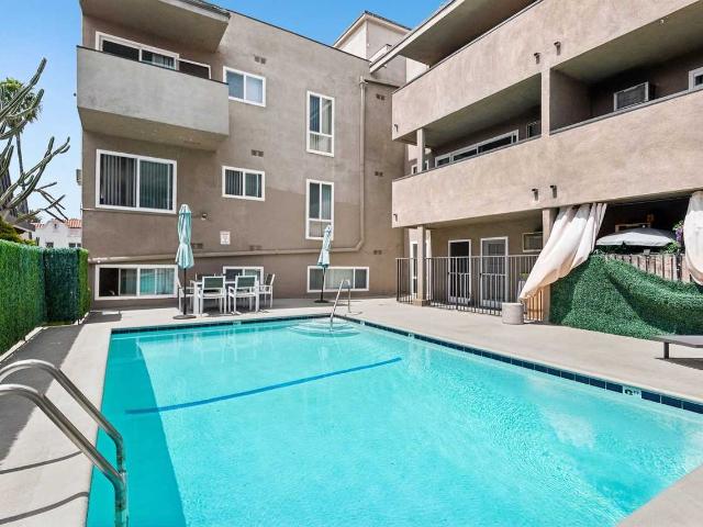 Apartment for rent in Canoga Park, California