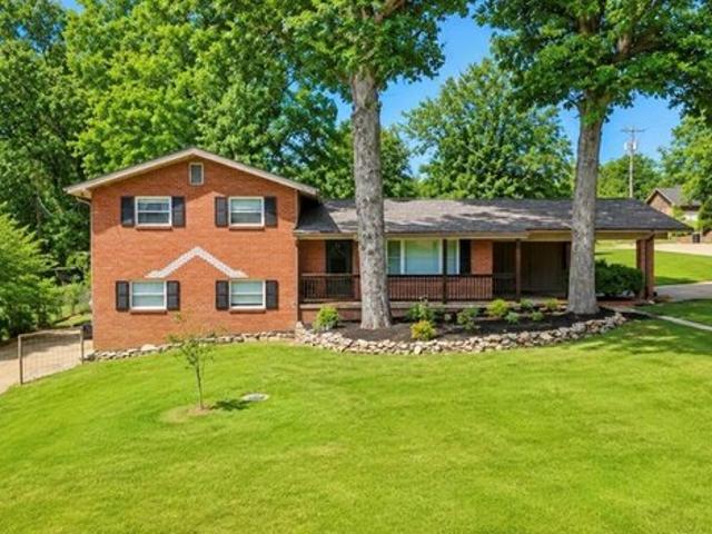 House for sale in Poplar Bluff, Missouri