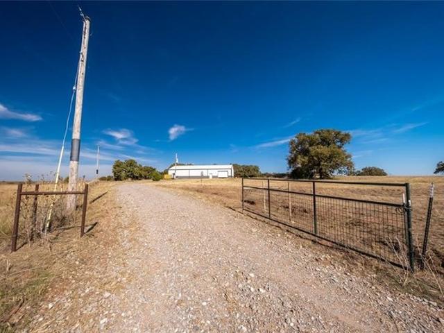 House for sale in Lindsay, Oklahoma