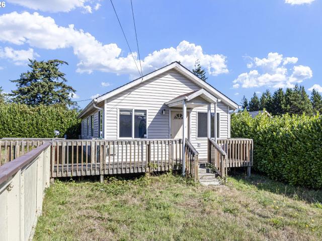 House for sale in North Bend, Coos County