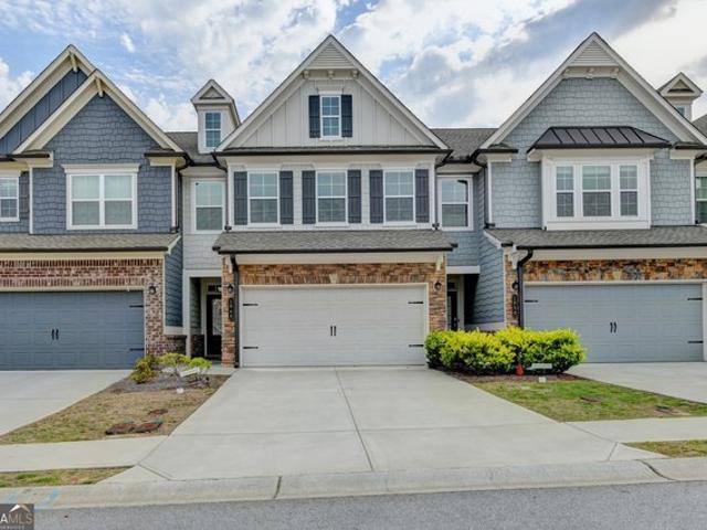 Townhouse for sale in Suwanee, Georgia