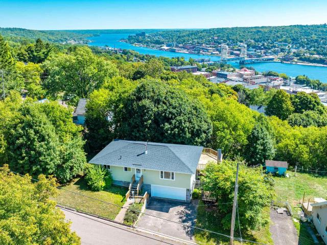 House for sale in Houghton, Michigan