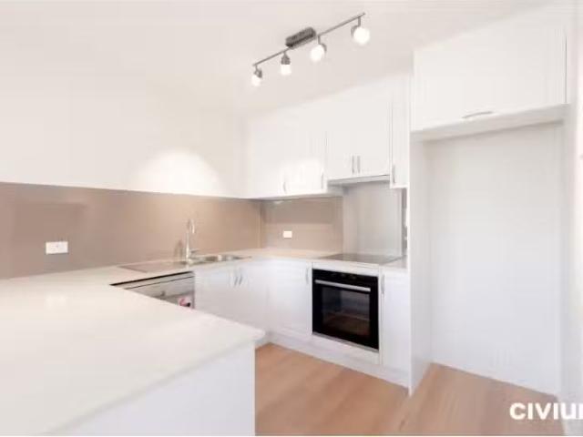Apartment for rent in Kingston Foreshore, South Canberra