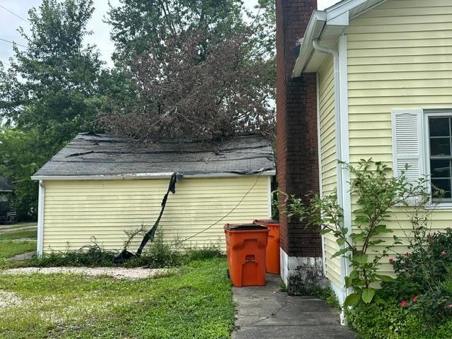 House for sale in Cecilia, Kentucky