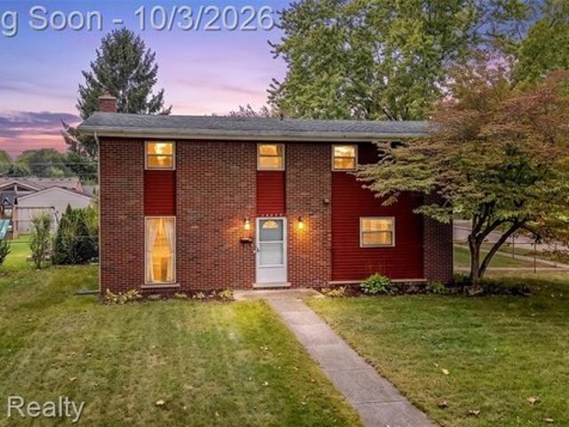 House for sale in Spring Valley, Livonia