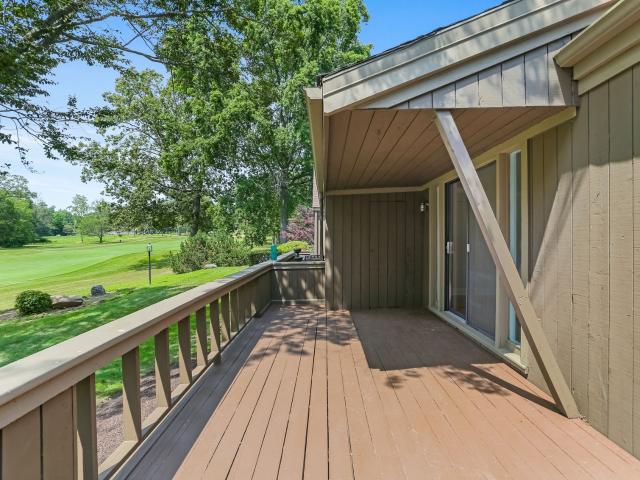Condo for sale in Stratford