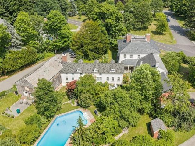 House for sale in Shirley Center, Shirley