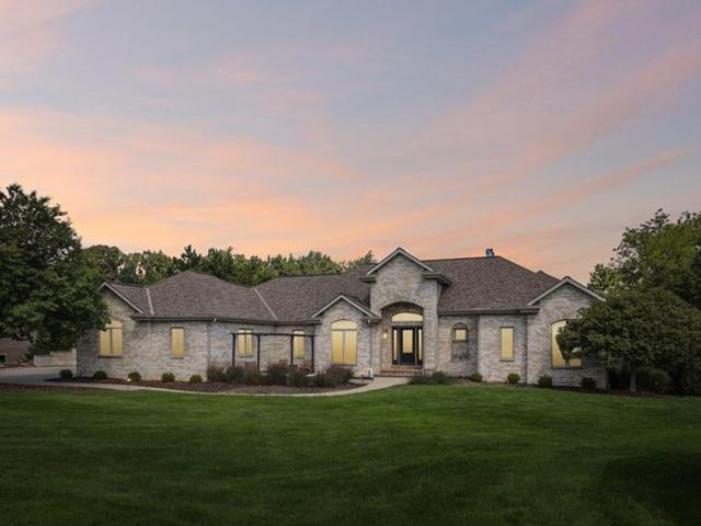 House for sale in North Prairie, Wisconsin