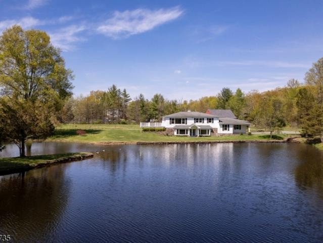 House for sale in Delaware, New Jersey