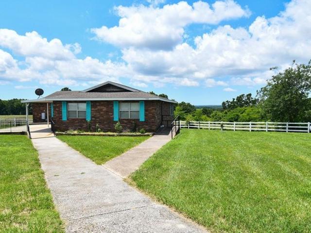 House for sale in Niangua, Missouri