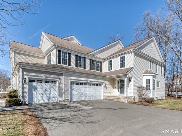 Townhouse for sale in Newington, Connecticut