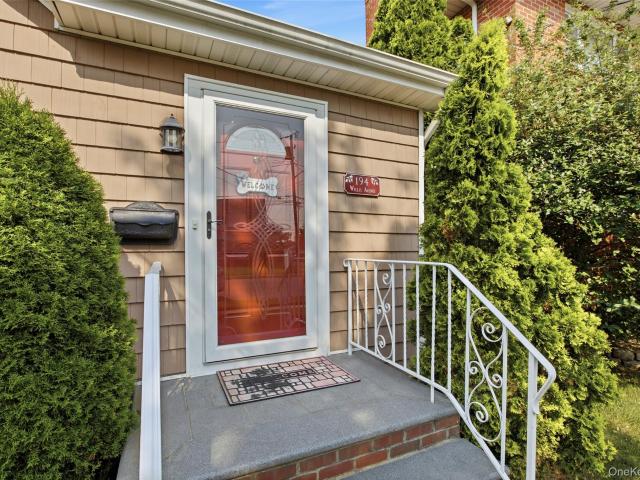 House for sale in Queens County, North New Hyde Park