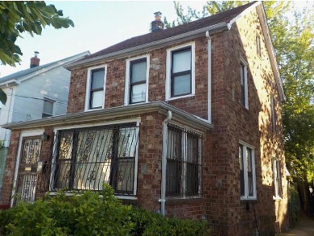 House for sale in Queens, Arverne