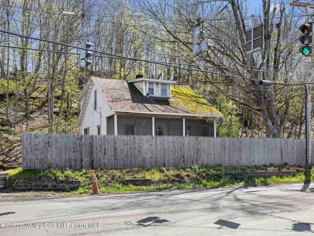 House for sale in Lake Katrine, New York