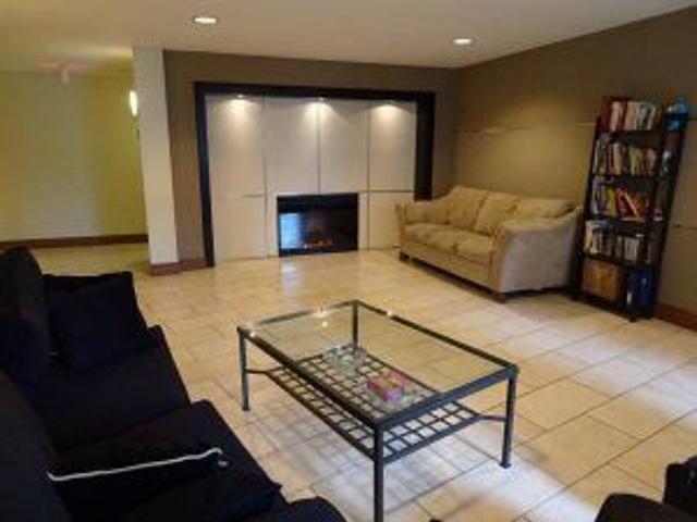Apartment for rent in Surrey, British Columbia