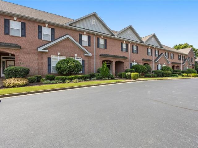 Townhouse for sale in Cumming, Georgia