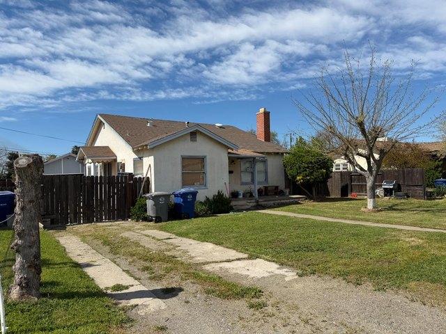 House for sale in Dos Palos, California