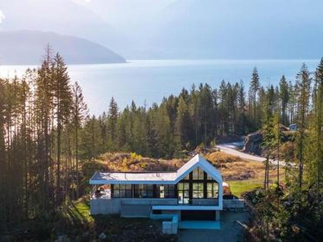 House for sale in Trout Lake, British Columbia