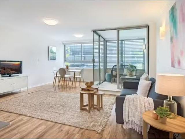 Apartment for rent in Lower North Shore, Sydney