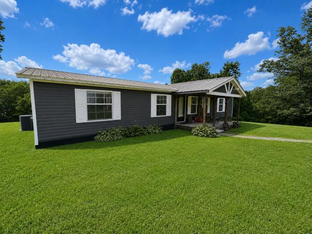 House for sale in Hustonville, Kentucky
