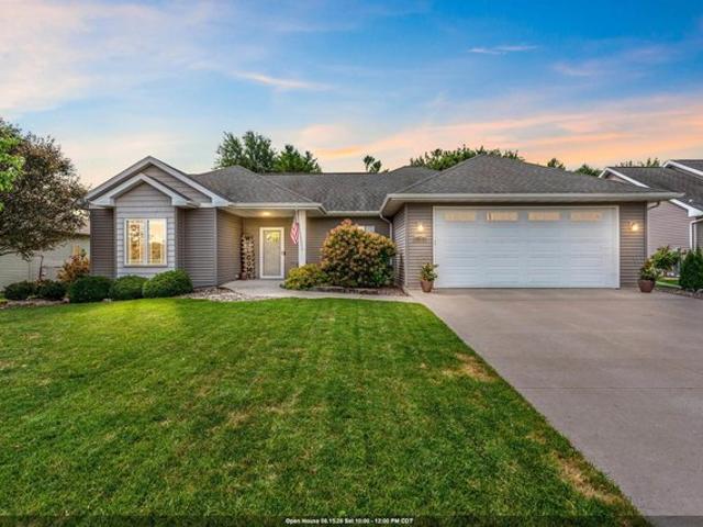 House for sale in Neenah, Winnebago County