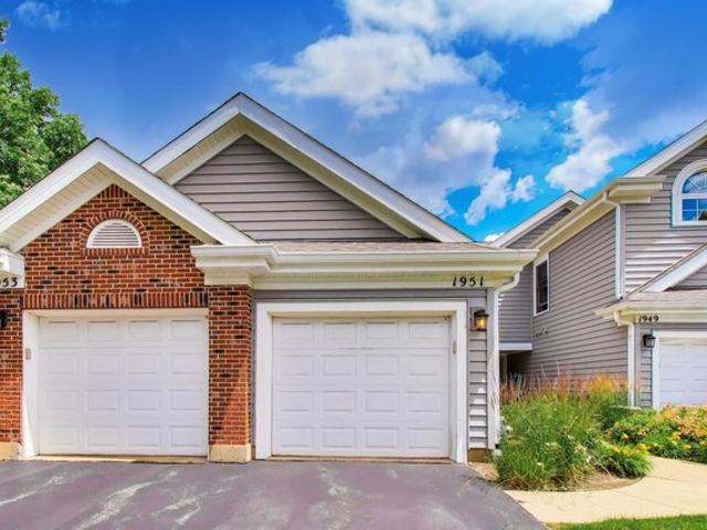 Condo for sale in Arlington Heights, Illinois