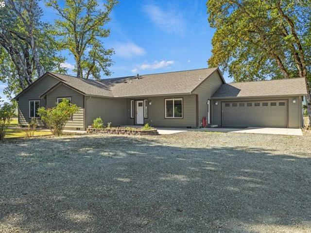 Townhouse for sale in Camas Valley, Douglas County