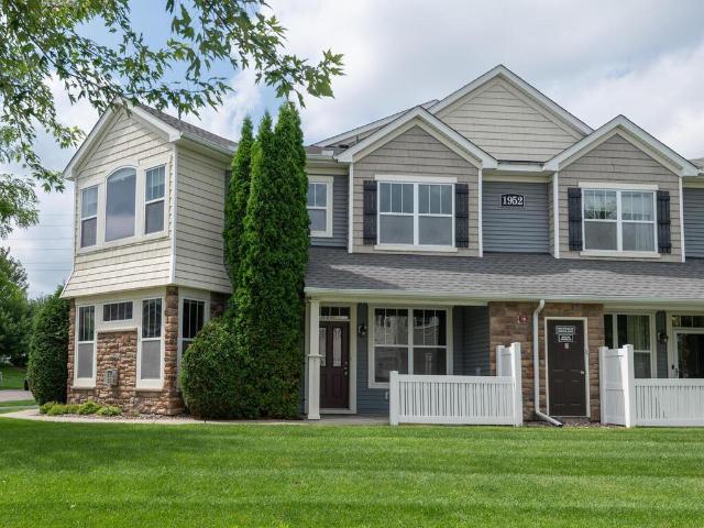 Townhouse for sale in Chanhassen