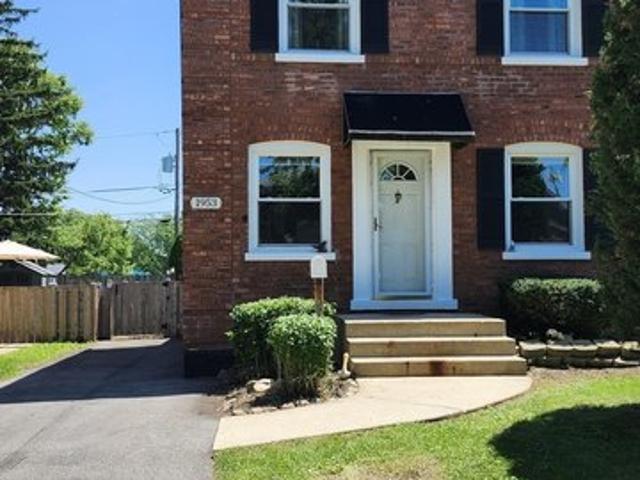 Townhouse for sale in Des Plaines, Illinois