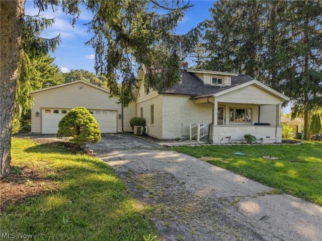 House for sale in Newport, Lowellville