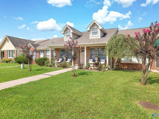 Townhouse for sale in Decatur, Alabama