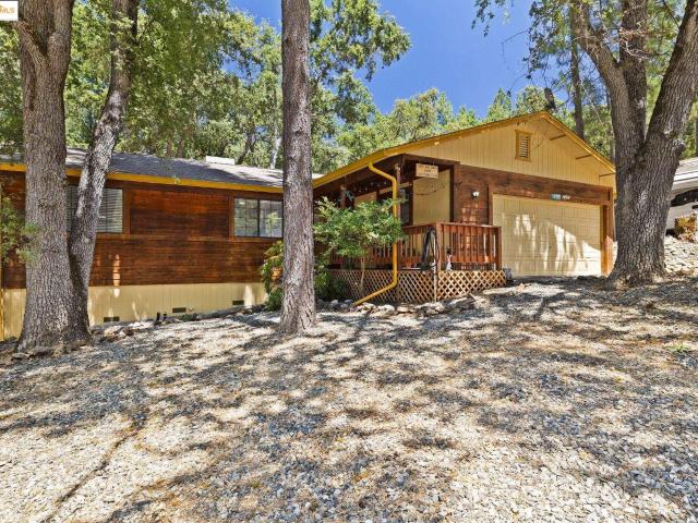 House for sale in Groveland