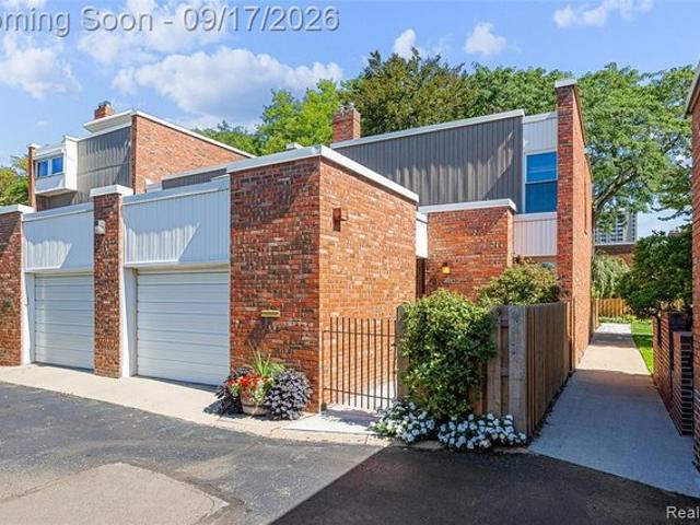 Townhouse for sale in Hyde Park Cooperative, Detroit