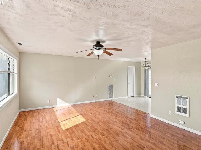 House for sale in North Bend, Coos County