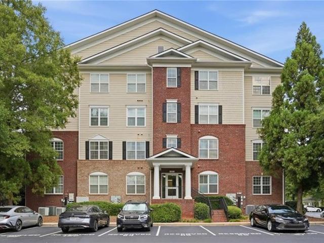 Condo for sale in Alpharetta, Fulton County