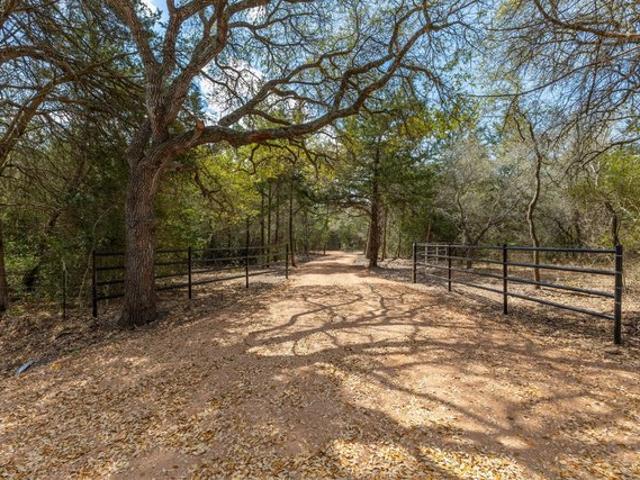 Land for sale in Flatonia, Texas