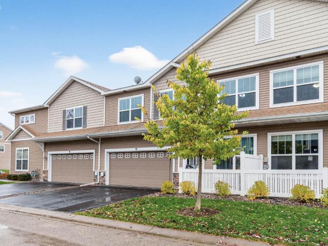 Townhouse for sale in Chanhassen, Minnesota