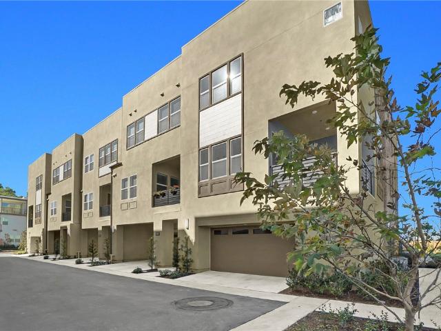 Townhouse for sale in Montebello, California