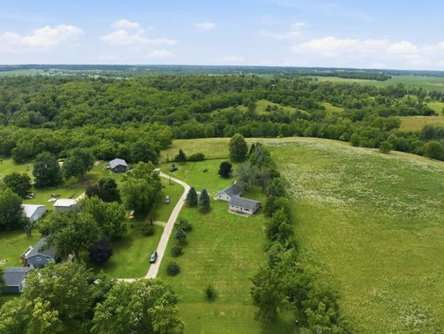 House for sale in Linn, Iowa