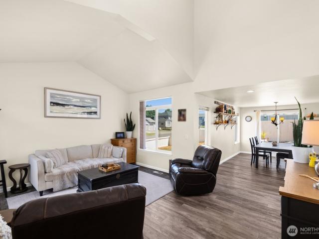 House for sale in Enumclaw, Washington