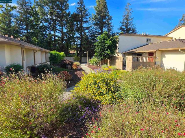 Townhouse for sale in Walnut Creek, California