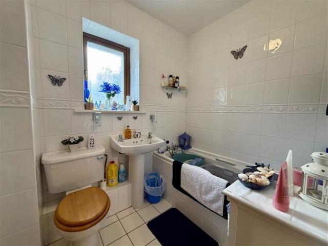 Detached House for sale in Lecarrow, Connacht