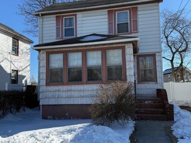 House for sale in Queens, Arverne