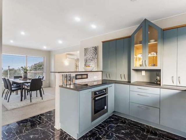 House for sale in Castor Bay