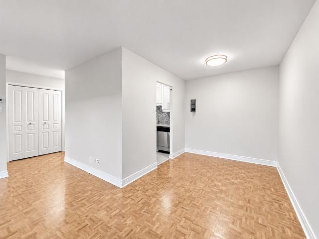 Apartment for rent in Quartier des Spectacles, Montréal