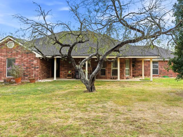 House for sale in Kingsbury, Texas