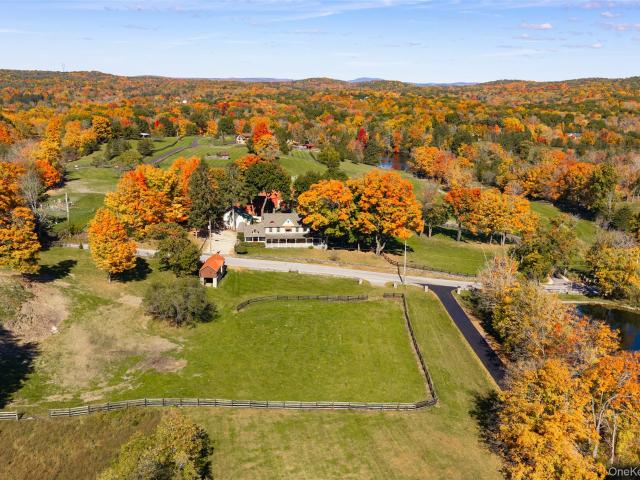 House for sale in Pleasant Valley, Dutchess County
